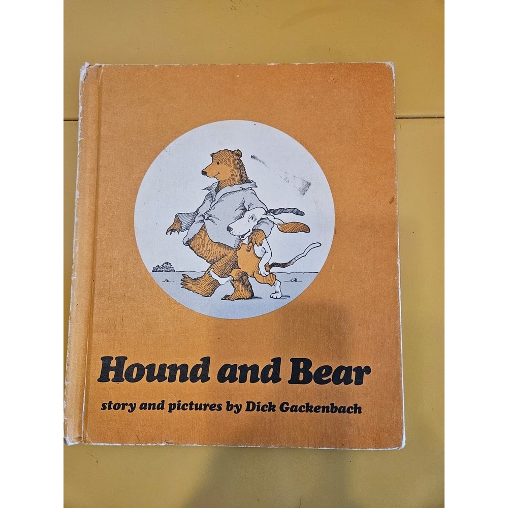 Hound and Bear: Story and Pictures, Gackenbach, Dick